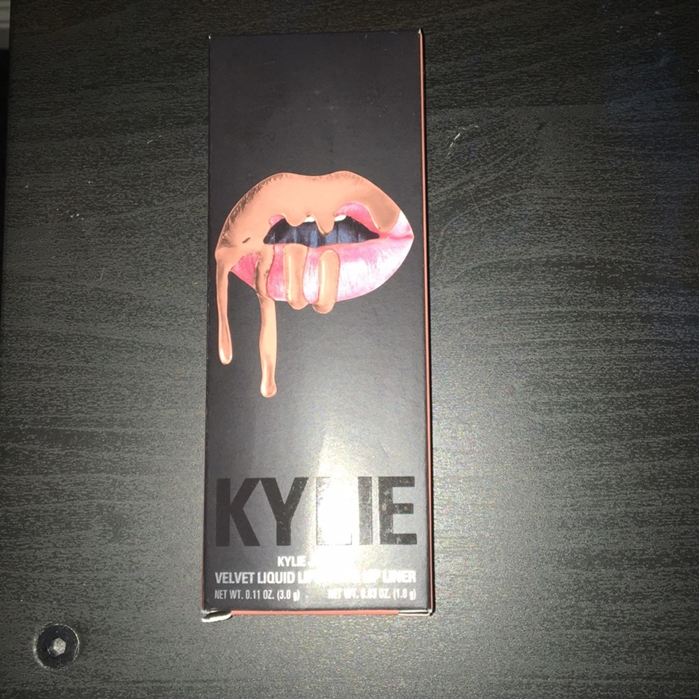 Kylie Lip Kit in Color Bare